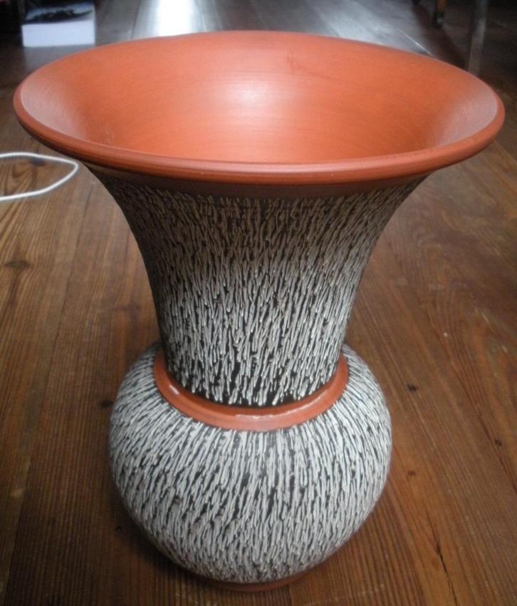 Studio Vaas Akru  /Wekara Keramik 31cm - Sgraffito-Techniek, Antiek en Kunst, Antiek | Vazen, Ophalen of Verzenden