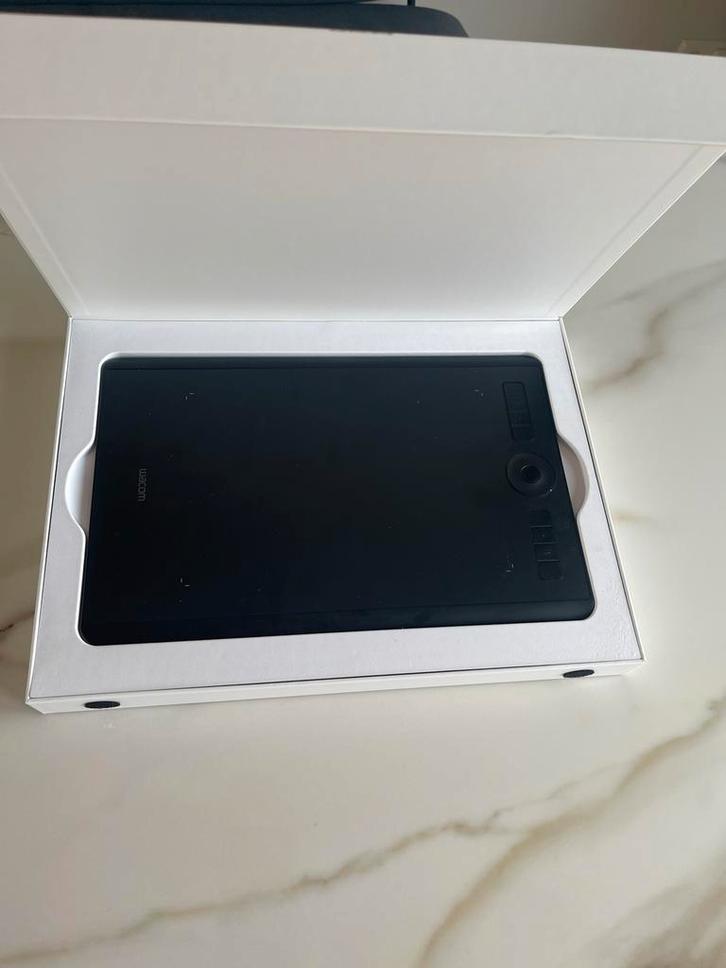 Wacom Intuos Pro Medium Tekentablet, Computers en Software, Tekentablets, Zo goed als nieuw, Draadloos, Multi-touch, Ophalen of Verzenden