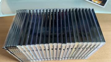 20 lege cd-doosjes + 6 slimcase doosjes voor cd-singles/ ROM beschikbaar voor biedingen
