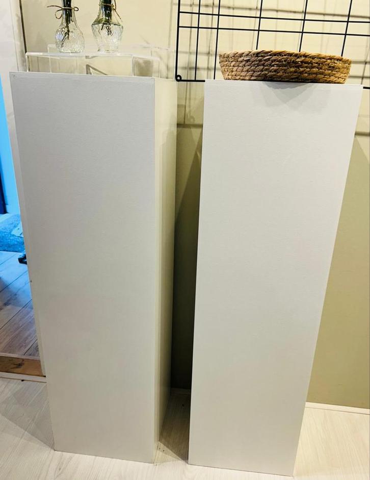 Witte sokkels / zuilen, Huis en Inrichting, Woonaccessoires | Zuilen en Pilaren, Zo goed als nieuw, Ophalen