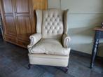 Vintage Chesterfield lederen oor fauteuil *Couleur Brocante*, Huis en Inrichting, Fauteuils, Chesterfield, 75 tot 100 cm, Gebruikt
