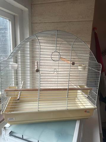 Vogelkooi beschikbaar voor biedingen