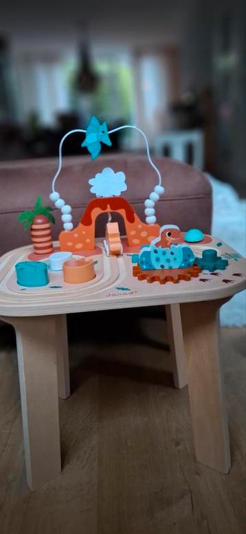 Erg leuke Dino Activiteitentafel van Janod beschikbaar voor biedingen