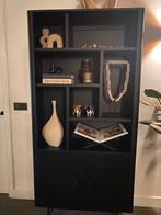 Zwarte vakkenkast Elenora, Met deur(en), Mangohout, 200 cm of meer, Zo goed als nieuw