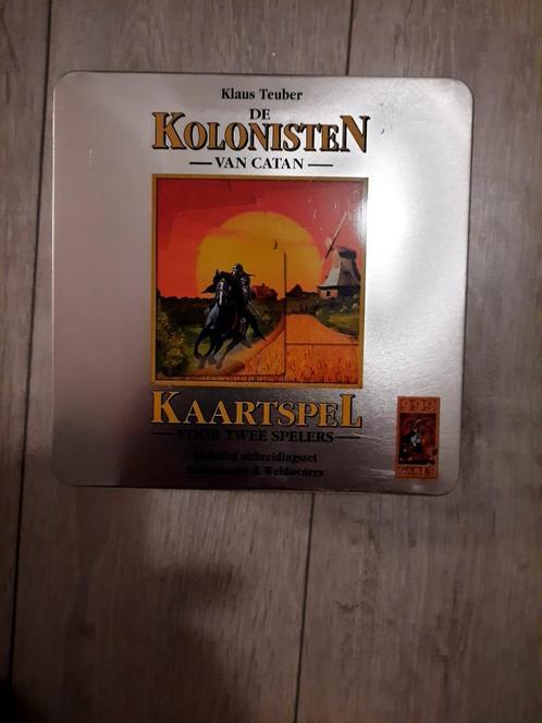 kaartspel blik Catan basis + kunstenaars en weldoeners 999, Hobby en Vrije tijd, Gezelschapsspellen | Kaartspellen, Zo goed als nieuw