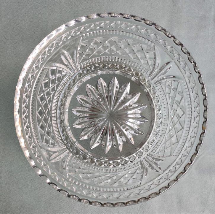 Grote kristallen kom, schitterend geslepen: pronkstuk!, Antiek en Kunst, Antiek | Glas en Kristal, Ophalen of Verzenden