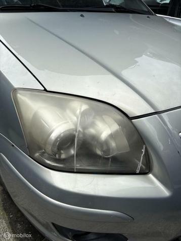 Koplamp rechts Toyota Avensis Wagon II ('03-'09) beschikbaar voor biedingen