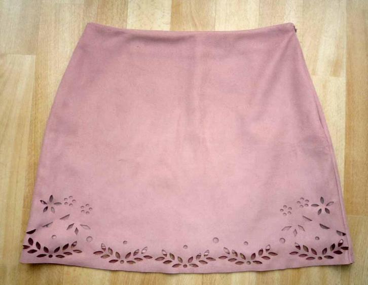 Roze suede look minirok, Primark maat 40, Kleding | Dames, Rokken, Zo goed als nieuw, Maat 38/40 (M), Roze, Boven de knie, Ophalen of Verzenden