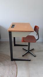 schooltafeltje en stoeltje vintage, Kinderen en Baby's, Kinderkamer | Tafels en Stoelen, Ophalen, Gebruikt, Stoel(en)