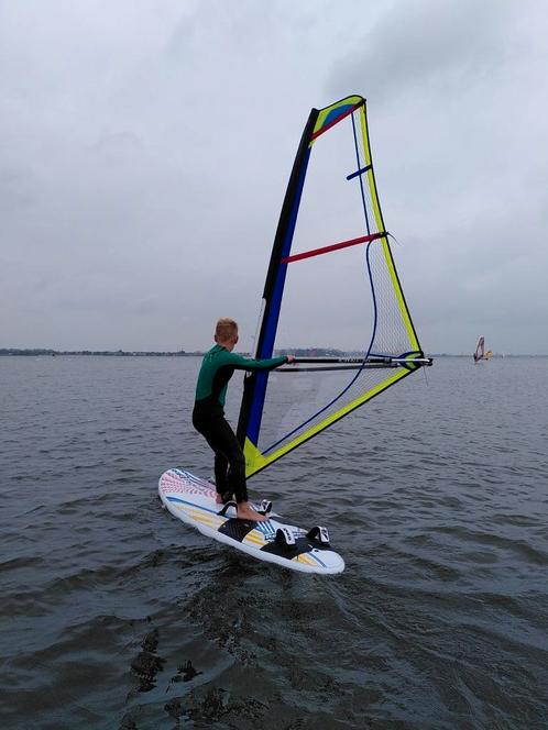 Windsurfzeil incl mast en giek kind Tiki 2.8, Watersport en Boten, Windsurfen, Zo goed als nieuw, Zeil, Minder dan 250 cm, Met draagtas