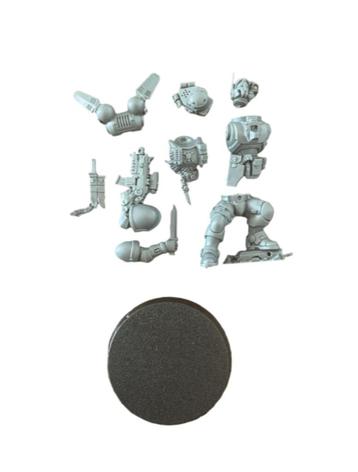 Warhammer 40K Space Marine Lieutenant Phobos Armour beschikbaar voor biedingen