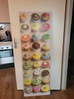 Houten paneel met cupcakes, Schilderij, Zo goed als nieuw, 50 tot 75 cm, Ophalen