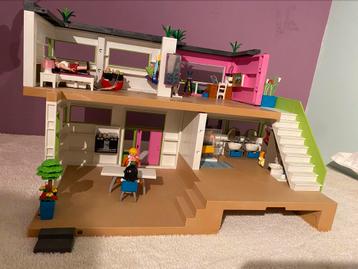 Playmobil villa 5574 met inrichting beschikbaar voor biedingen