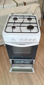 Gasfornuis Indesit 4 pits met oven, Gebruikt, Gas, 4 kookzones, Ophalen of Verzenden