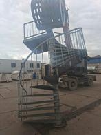 171 - Gegalvaniseerde draaitrap met plateau, industrieel, Ophalen, Gebruikt, Trap, 2 tot 4 meter