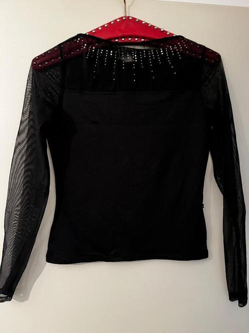 Zwart topje met studs, shirt van Morgan, S, 38 40 NL, zgan, Kleding | Dames, Tops, Zo goed als nieuw, Maat 38/40 (M), Zwart, Lange mouw