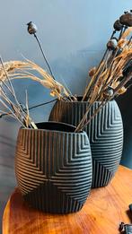 PTMD. Vazen Set - Zwart Metaal - 25 & 30 cm, Huis en Inrichting, Woonaccessoires | Vazen, Overige materialen, Zwart, Nieuw, Ophalen of Verzenden