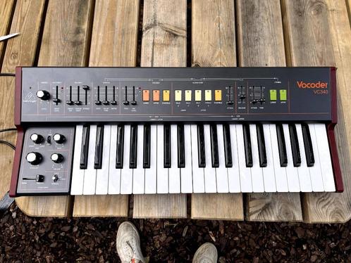 Behringer VC340 (Roland VP-330) Analog vocoder and synth, Muziek en Instrumenten, Synthesizers, Gebruikt, Overige aantallen, Overige merken