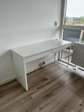 Ikea MICKE desk white. 142 cm x 50 cm beschikbaar voor biedingen