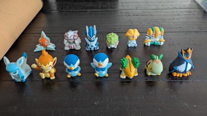 Pokémon Bandai Kids figures - Starters & Legendary -13 stuks, Verzamelen, Poppetjes en Figuurtjes, Gebruikt, Ophalen of Verzenden