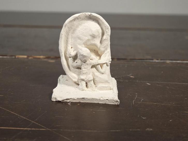 9. "Het Grote Oor - Kindstem en Luisterend Geweten", Antiek en Kunst, Kunst | Beelden en Houtsnijwerken