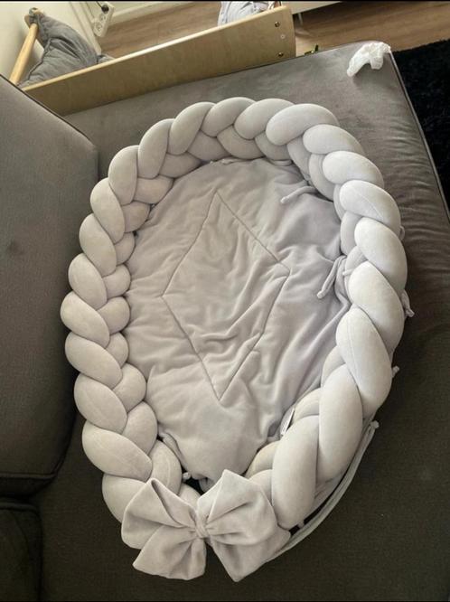 Gevlochten baby nestje, Kinderen en Baby's, Kinderkamer | Overige Meubels, Zo goed als nieuw, Overige typen, Ophalen of Verzenden