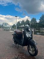 Grande retro scooter(inclusief windscherm), Fietsen en Brommers, Snorfietsen en Snorscooters, Ophalen, Zo goed als nieuw, Benzine