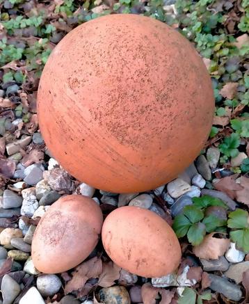 Terracotta Bal / Kogel 20CM & 2 Eieren 9x6CM - 1Koop beschikbaar voor biedingen