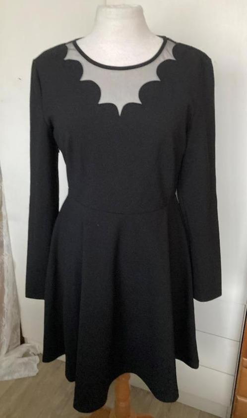 Maat: S / Zwarte jurk - jurk met lange mouwen, Kleding | Dames, Jurken, Zo goed als nieuw, Maat 38/40 (M), Zwart, Knielengte, Ophalen of Verzenden