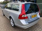 Volvo V70 2.5T Summum Automaat 230PK LEER / NAVI / SUNROOF, Auto's, Volvo, Zwart, 2521 cc, 1567 kg, 92 €/maand