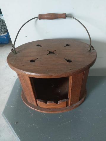 Vintage Houten Stootje / Onderzetter beschikbaar voor biedingen