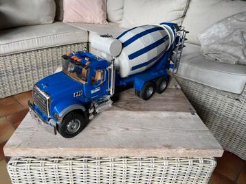 Bruder Mack Betonmixer  beschikbaar voor biedingen