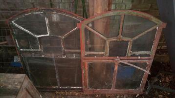 2x Stalramen met lucht raampje beschikbaar voor biedingen