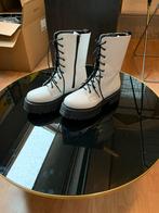 NA-KD Witte Laarzen Maat 40, Kleding | Dames, Ophalen of Verzenden, Zo goed als nieuw, Wit, Lage of Enkellaarzen
