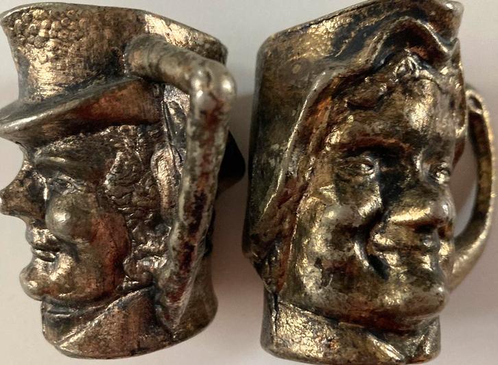 2 Vintage Engeland Toby Jugs Brass Gemerkt, Antiek en Kunst, Curiosa en Brocante, Verzenden