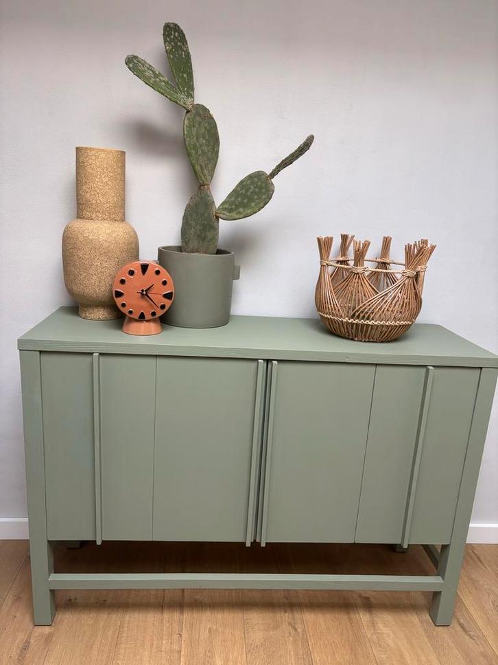 Groene Wandkast/Dressoir, Huis en Inrichting, Kasten | Dressoirs, Gebruikt, 100 tot 150 cm, 25 tot 50 cm, Met deur(en), Overige houtsoorten