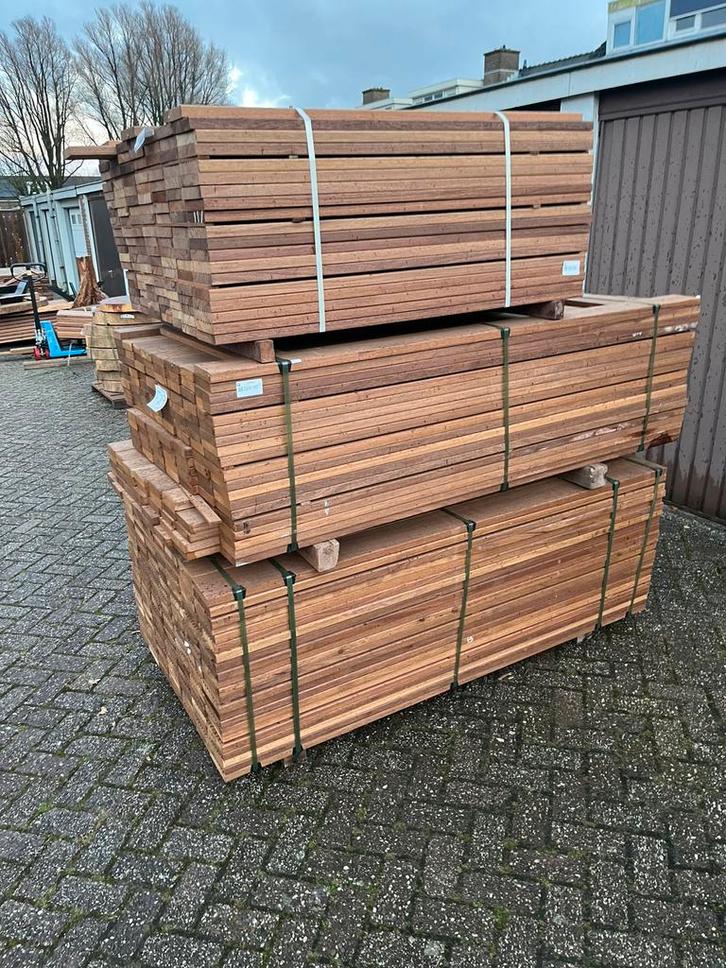 Hardhouten planken 28x145 en 28x120, Tuin en Terras, Palen, Balken en Planken, Zo goed als nieuw, Planken, 250 cm of meer, Ophalen of Verzenden