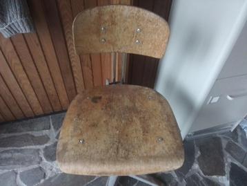 Vintage industriële bureau/atelierstoel  beschikbaar voor biedingen