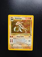 Kabutops 9/62 Pokemon Fossil holo, Ophalen of Verzenden, Zo goed als nieuw, Booster, Foil