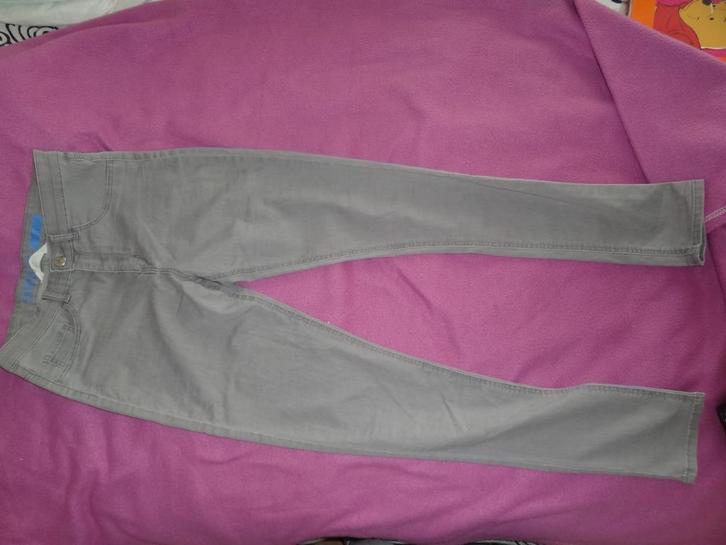 grijze broek mt 164 skinny fit super stretch, Kinderen en Baby's, Kinderkleding | Maat 164, Zo goed als nieuw, Meisje, Broek, Ophalen of Verzenden