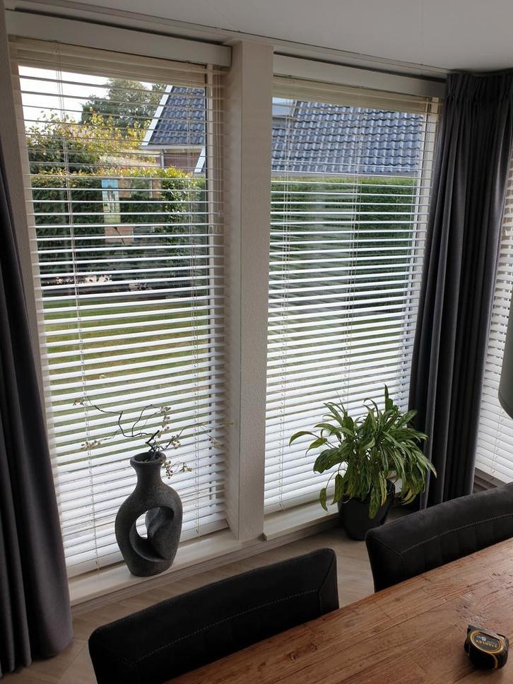 4 stuks witte houten luxaflex, Huis en Inrichting, Stoffering | Gordijnen en Lamellen, Zo goed als nieuw, 200 cm of meer, 100 tot 150 cm