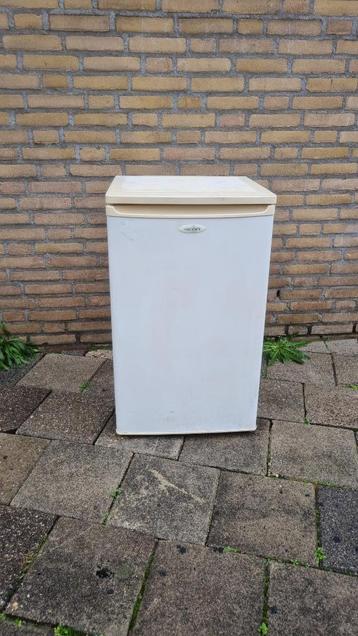 Koelkast, tafelmodel. In goede staat. beschikbaar voor biedingen