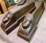 Twee grote antieke gietijzeren haardbokken uit Frans manoir., Ophalen of Verzenden