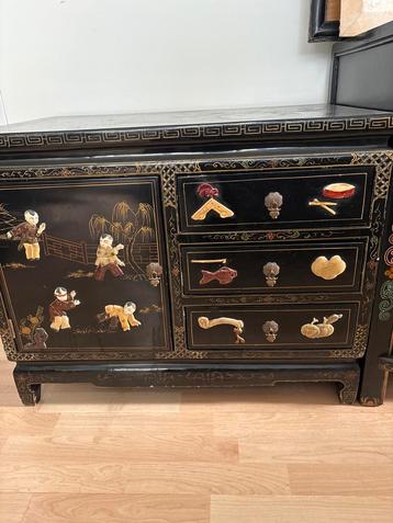 Vintage Chinees Kastje Jaren 60 beschikbaar voor biedingen
