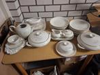 Antiek/vintage Servies met subtiel bloemmotief, Huis en Inrichting, Keuken | Servies, Ophalen, Zo goed als nieuw, Overige stijlen