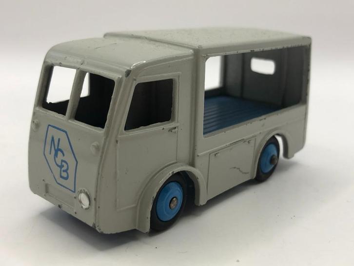 Dinky Toys 30V N.C.B. Electric Van grijs -GOED- M12, Hobby en Vrije tijd, Modelauto's | 1:43, Gebruikt, Auto, Dinky Toys, Ophalen of Verzenden