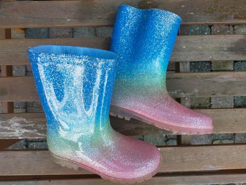 Zgan! Leuke regenlaarzen met lichtjes van Mountainpeak!Mt 30, Kinderen en Baby's, Kinderkleding | Schoenen en Sokken, Zo goed als nieuw