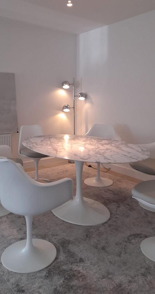90 x 180 laminate tulipe tafels tot 244 x 137 Eero Saarinen, Huis en Inrichting, Woonaccessoires | Etagères, Zo goed als nieuw