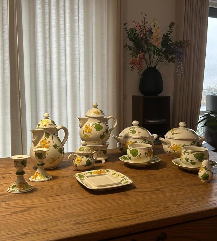 Villeroy & Boch Geranium, Huis en Inrichting, Keuken | Servies, Zo goed als nieuw, Compleet servies, Overige stijlen, Porselein