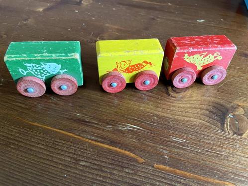 Vintage houten trein wagons Heksje, Antiek en Kunst, Antiek | Speelgoed, Ophalen of Verzenden